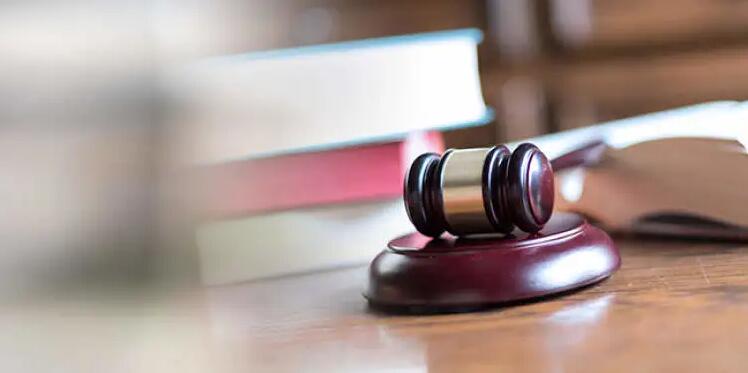 香港公司和內(nèi)地公司簽合同依據(jù)的是香港合同法還是中國合同法？