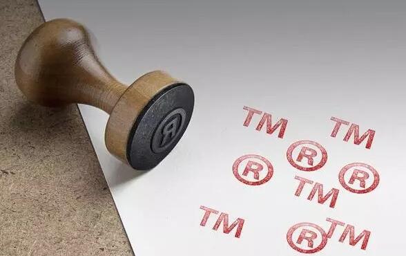 香港公司持有的商標(biāo)要授權(quán)給大陸公司在國內(nèi)使用怎么辦理轉(zhuǎn)遞加章公證手續(xù)？