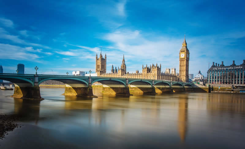 小孩在英國出生現(xiàn)要在國內(nèi)上學怎么做英國出生紙公證認證？