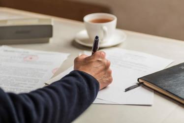 雙方都是內(nèi)地人在香港登記結(jié)婚去不了香港要怎么辦理香港結(jié)婚證公證？