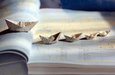 香港人在內(nèi)地與他人發(fā)生借貸糾紛要授權(quán)委托律師訴訟怎么辦理公證呢？