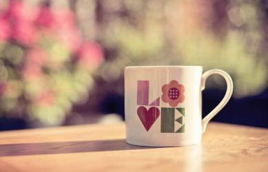 在香港出生但沒(méi)有身份證的小孩要在內(nèi)地讀書(shū)怎么辦理香港出生公證書(shū)？