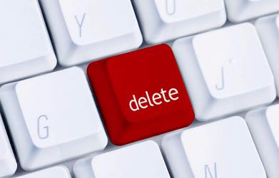 要注銷內(nèi)地戶籍但由于工作關(guān)系請不了假如何在香港做授權(quán)委托書公證？