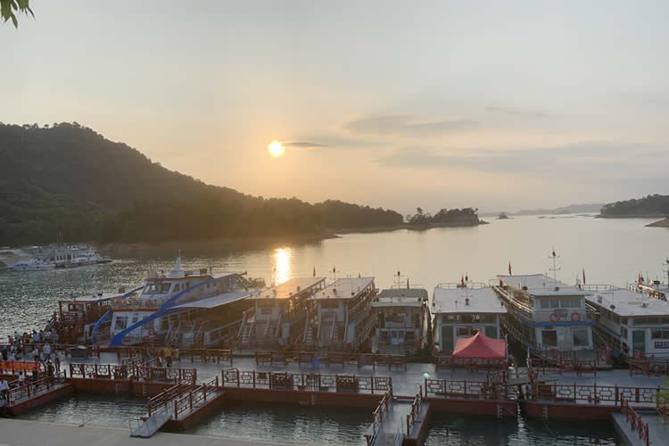 香港人的加拿大離婚判令如何在香港辦理婚姻聲明書用于向內(nèi)地銀行貸款之用？