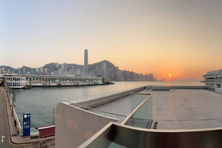 在內(nèi)地出生又改過(guò)名字的香港居民要如何辦理中英文出生公證書(shū)呢？