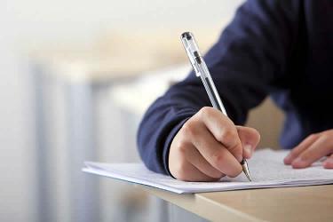 香港公司與員工發(fā)生糾紛要在內地法院打官司，怎么辦理香港公司授權委托書公證呢？