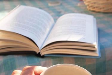 持香港出生紙的小孩現(xiàn)要到西班牙讀書怎么辦理香港海牙認證呢？