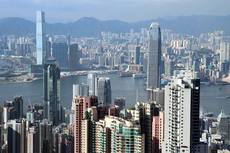 內(nèi)地人注銷(xiāo)戶(hù)籍移民香港后又改了名字要如何辦理公證都是同一個(gè)人呢？