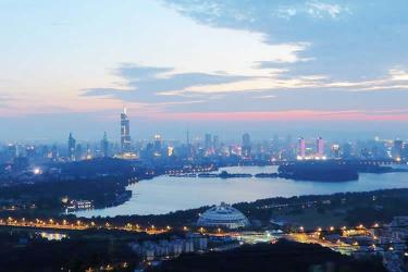 香港公司是廣州一家公司的股東，現(xiàn)香港公司要出售股權(quán)怎么辦理公證手續(xù)呢？