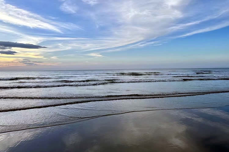 香港人和內(nèi)地人婚后在香港所生子女現(xiàn)要在深圳上學怎么辦理香港出生紙公證？