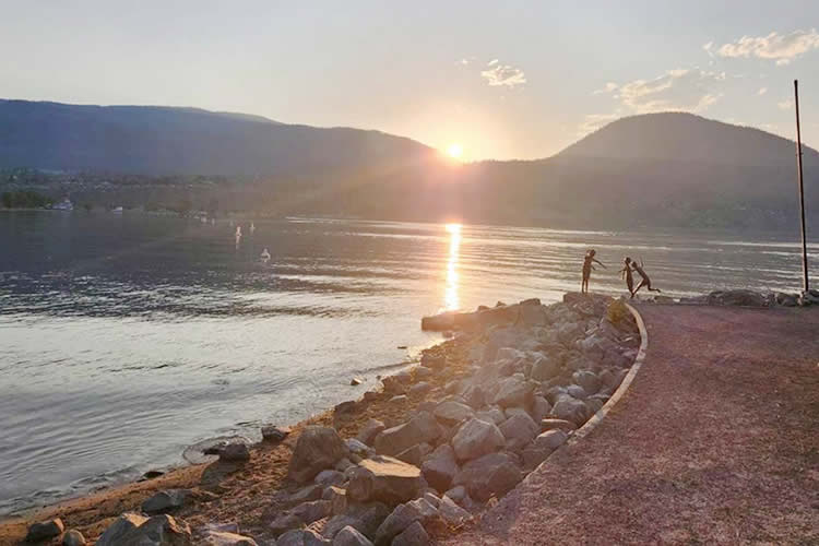 已有香港高院授予的遺產(chǎn)管理書怎么辦理親屬關(guān)系及遺囑狀況聲明書公證呢？