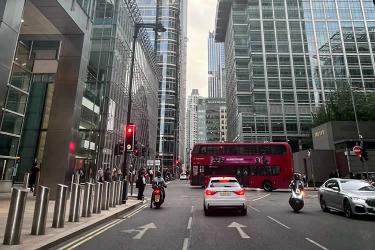 中國(guó)公民在英國(guó)結(jié)婚后，現(xiàn)要更改婚姻狀況怎么做英國(guó)海牙認(rèn)證呢？