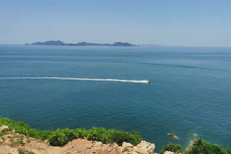 內(nèi)地人在香港結(jié)婚后要跟公司申請婚假怎么辦理香港結(jié)婚證公證？