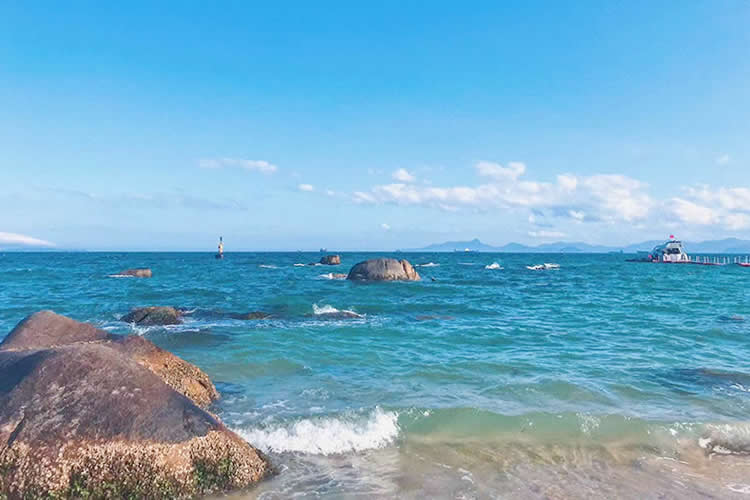 我們是在香港出生的，現(xiàn)要在內(nèi)地辦理股權(quán)轉(zhuǎn)讓手續(xù)怎么證明是親兄弟關(guān)系呢？