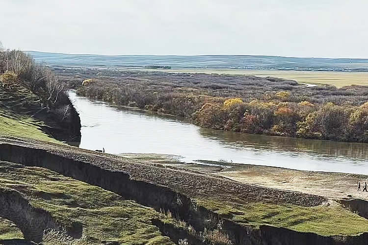 香港身份證與內(nèi)地出生證明的名字不一致要如何辦理中英文出生公證書(shū)用于申請(qǐng)外國(guó)永居？